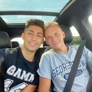 One of the top publications of @gorgeousgaycouples which has 2K likes and 27 comments