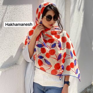 One of the top publications of @hakhamanesh_scarf which has 352 likes and 4 comments