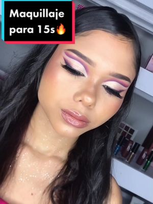 One of the top publications of @emilyhernandez_makeup which has 201.6K likes and 492 comments